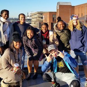 Meet your Posher, Maya